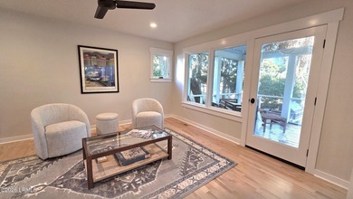 Beautifully renovated home: the prefect blend of coastal living - photo 9