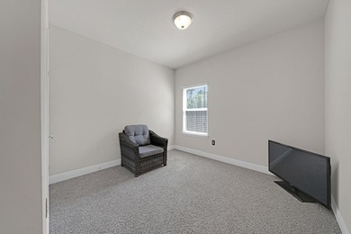 LOCATION! GATED COMMUNITY! MOVE IN READY! RENTALS SIX MONTHS OR - photo 30