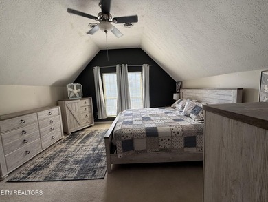 Welcome home to this beautiful traditional two-story residence - photo 31
