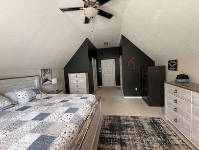 Welcome home to this beautiful traditional two-story residence - photo 32