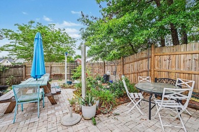 Spacious 4-bedroom, 2-bath home situated on a desirable corner - photo 42