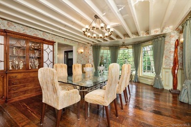 Welcome to 4 Clock Tower Lane - A Private Estate in Prestigious - photo 3