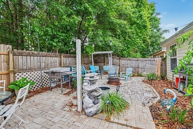 Spacious 4-bedroom, 2-bath home situated on a desirable corner - photo 43