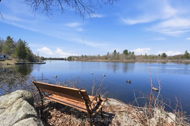 Welcome to 11805B Highway 38, a breathtaking waterfront bungalow - photo 44