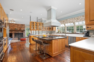 Welcome to 4 Clock Tower Lane - A Private Estate in Prestigious - photo 4
