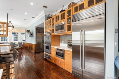 Welcome to 4 Clock Tower Lane - A Private Estate in Prestigious - photo 5