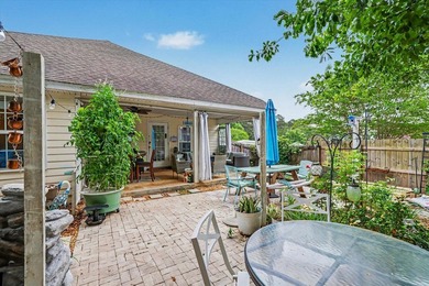 Spacious 4-bedroom, 2-bath home situated on a desirable corner - photo 46