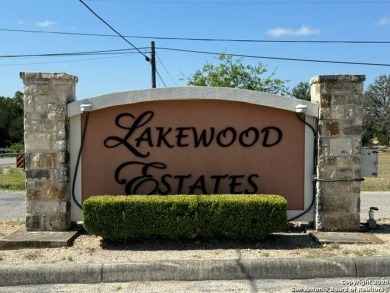 Lake Medina Lot For Sale in Lakehills Texas