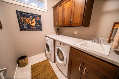 Welcome to this stunning 3-bedroom, 3-bathroom slab-on-grade - photo 21