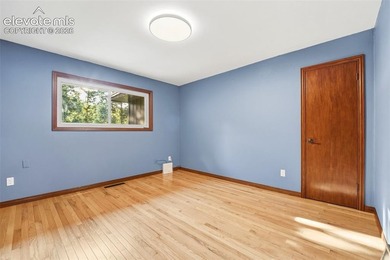 Architecturally striking and beautifully reimagined, this Frank - photo 32