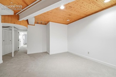 Architecturally striking and beautifully reimagined, this Frank - photo 40