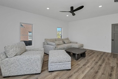 Priced $250,000 below appraised value!!!!! Fully Renovated - photo 43