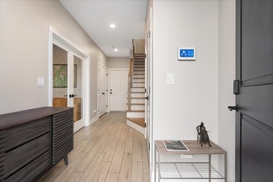 Beautiful Townhome located off picturesque Drexel Blvd - photo 3