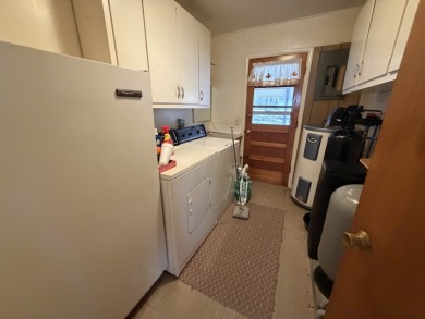 1,348 SF, 2 Bedroom, 1 Bath Home with Long Lake Access - photo 8