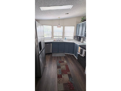 Move right into this beautifully updated 2-bedroom, 2-bath - photo 11