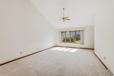 Spacious, open concept 2bed/2bath ranch style condo on the SE - photo 11
