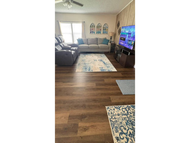 Move right into this beautifully updated 2-bedroom, 2-bath - photo 12