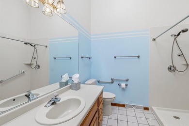 Spacious, open concept 2bed/2bath ranch style condo on the SE - photo 15