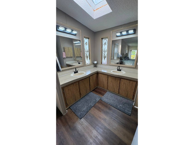 Move right into this beautifully updated 2-bedroom, 2-bath - photo 20