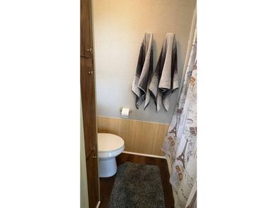 Move right into this beautifully updated 2-bedroom, 2-bath - photo 21