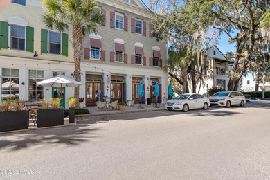 Unique opportunity to own a mixed-use residential and commercial - photo 1