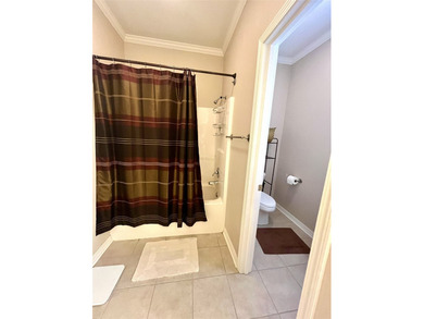 Lovely patio home in Melrose Estate. There are two bedrooms and - photo 9