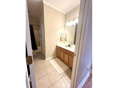 Lovely patio home in Melrose Estate. There are two bedrooms and - photo 10