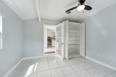 Beautifully updated 3 bedroom, 2 bath pool home in a desirable - photo 25