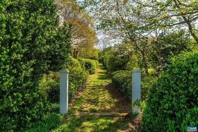 Few US properties possess the historical gravity and - photo 26