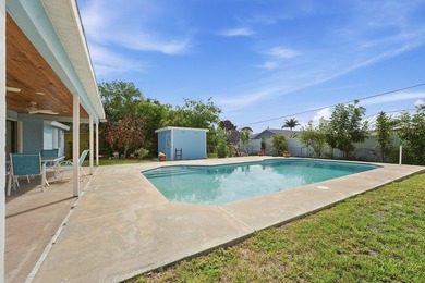 Beautifully updated 3 bedroom, 2 bath pool home in a desirable - photo 31