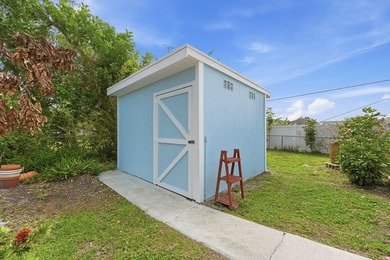 Beautifully updated 3 bedroom, 2 bath pool home in a desirable - photo 33