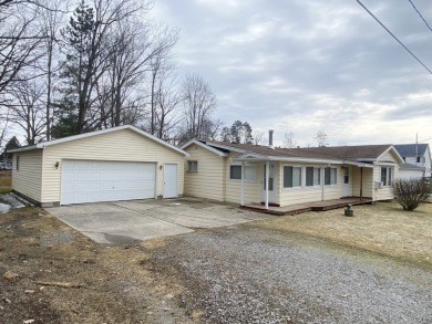 1,348 SF, 2 Bedroom, 1 Bath Home with Long Lake Access - photo 2