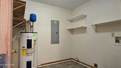 324 Circle R delivers easy living, smart storage, and a - photo 11