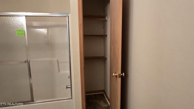 324 Circle R delivers easy living, smart storage, and a - photo 16