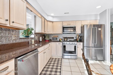WELCOME TO THIS BEAUTIFUL 3 BEDROOM, 3 FULL BATH, 2-CAR GARAGE - photo 17