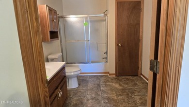 324 Circle R delivers easy living, smart storage, and a - photo 23