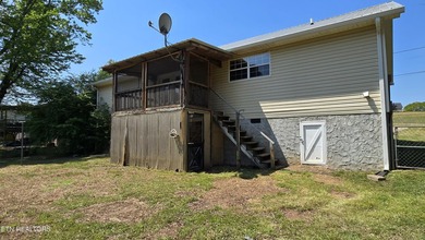 324 Circle R delivers easy living, smart storage, and a - photo 29