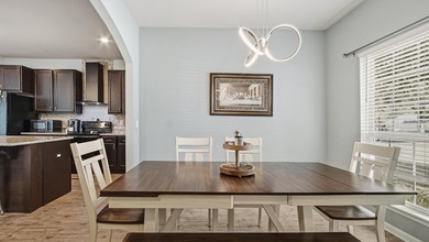 When location is everything! This 3-bed, 2-bath cottage nestled - photo 10