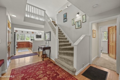 Lovingly maintained contemporary Cape set on just over an acre - photo 17