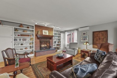 Lovingly maintained contemporary Cape set on just over an acre - photo 21