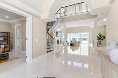 Welcome to 526 Point Lane in beautiful Vero Beach! This - photo 4