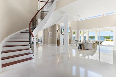 Welcome to 526 Point Lane in beautiful Vero Beach! This - photo 7