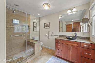 Lovingly maintained contemporary Cape set on just over an acre - photo 29