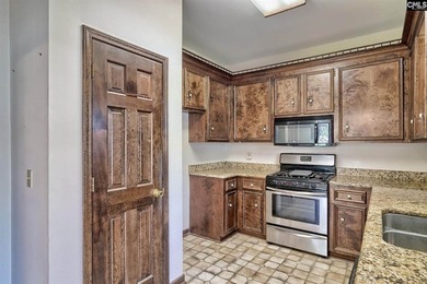 Welcome to this charming and beautifully updated 3-bedroom - photo 9