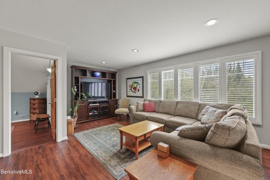 Lovingly maintained contemporary Cape set on just over an acre - photo 32
