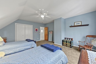 Lovingly maintained contemporary Cape set on just over an acre - photo 38