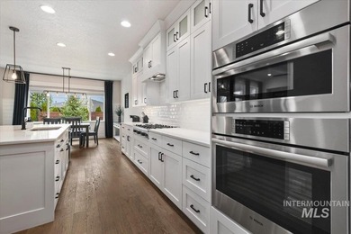 Welcome to this stunning single-level home with a separate - photo 11