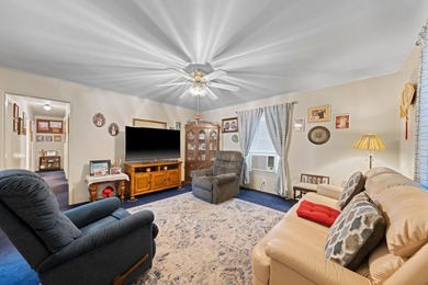 Lovely 3 bedroom 1 bath 1100 sq. ft. frame home, built in 1955 - photo 15