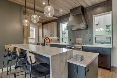 Experience elevated mountain living in this like-new luxury - photo 15