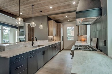 Experience elevated mountain living in this like-new luxury - photo 17